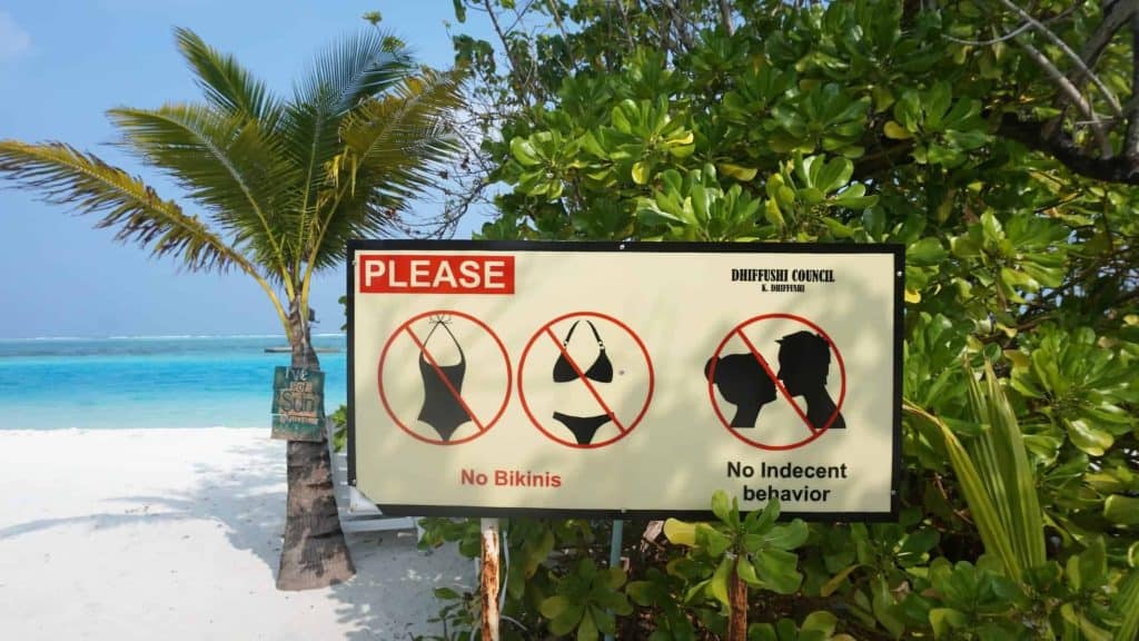 As regras nas praias locais